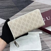 Gucci GG Emblem Zip Around Wallet In GG Supreme Canvas 819122 Beige/White