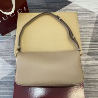 Gucci Half Horsebit Medium Shoulder Bag 860787 In Grainy Leather Taupe
